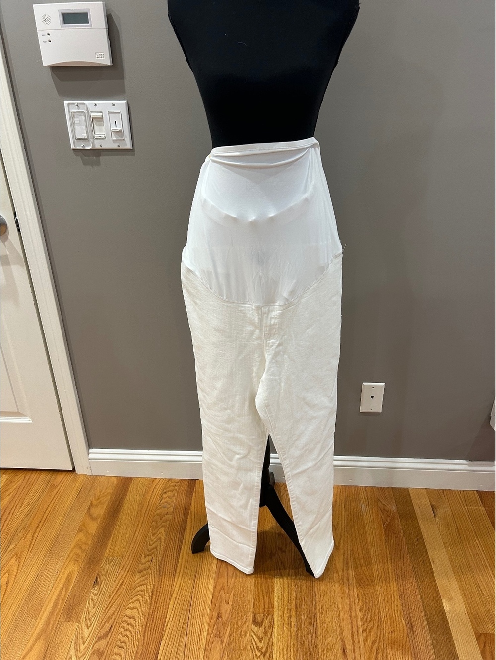 J.Crew White Maternity Jeans in Signature Stretch - Size 31
